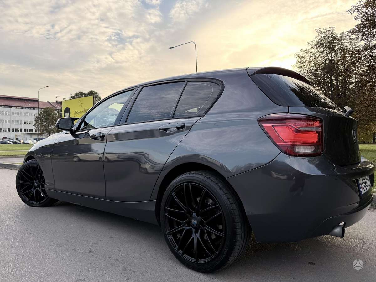 BMW 120, 2.0 l., hatchback
