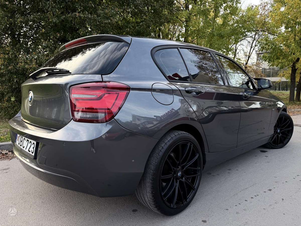 BMW 120, 2.0 l., hatchback