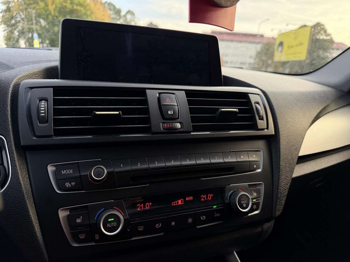 BMW 120, 2.0 l., hatchback