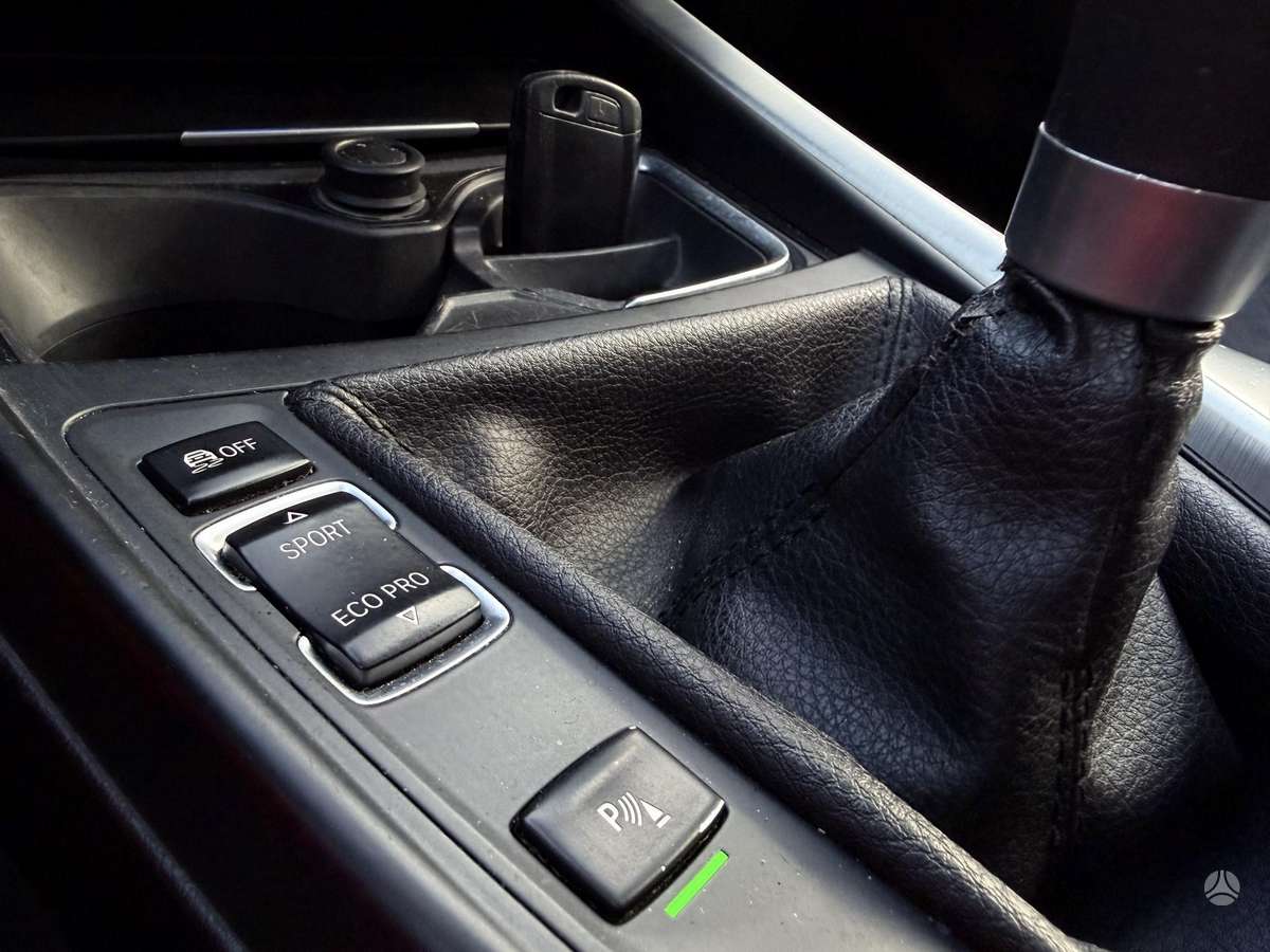BMW 120, 2.0 l., hatchback