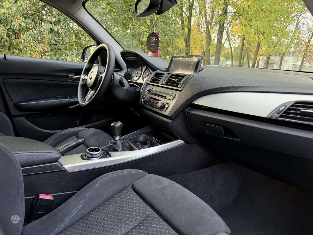 BMW 120, 2.0 l., hatchback
