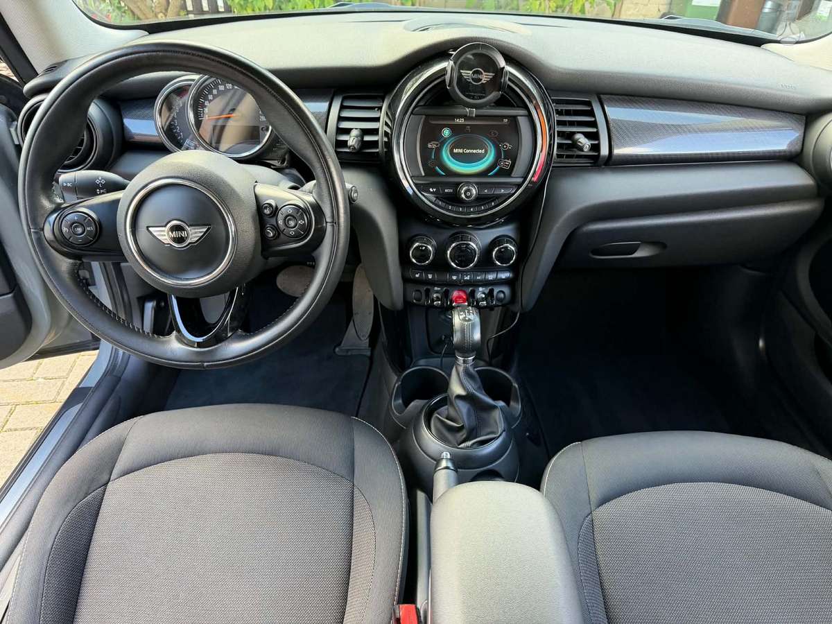 Mini One, 1.2 l., hatchback