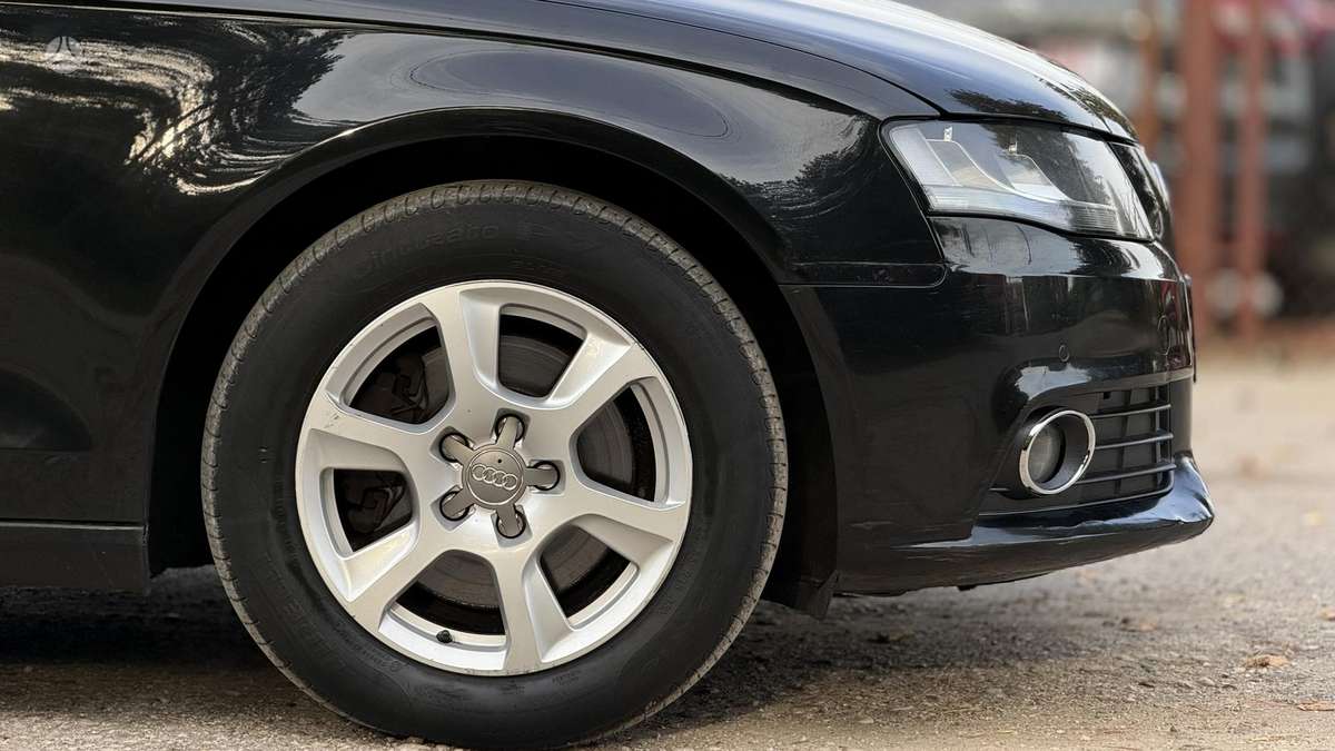 Audi A4, 2.0 l., Седан