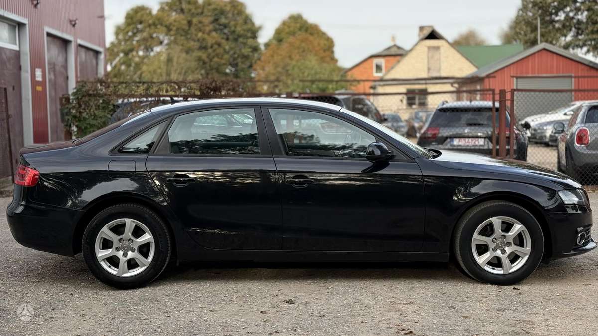 Audi A4, 2.0 l., Седан