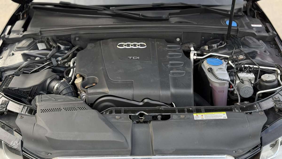 Audi A4, 2.0 l., Седан
