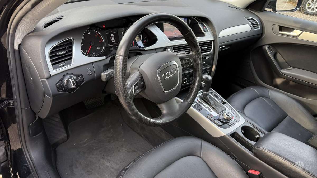 Audi A4, 2.0 l., Седан