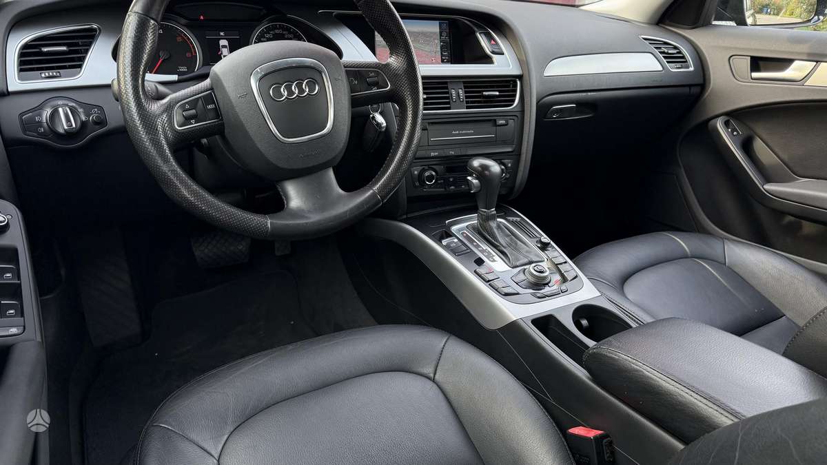 Audi A4, 2.0 l., Седан