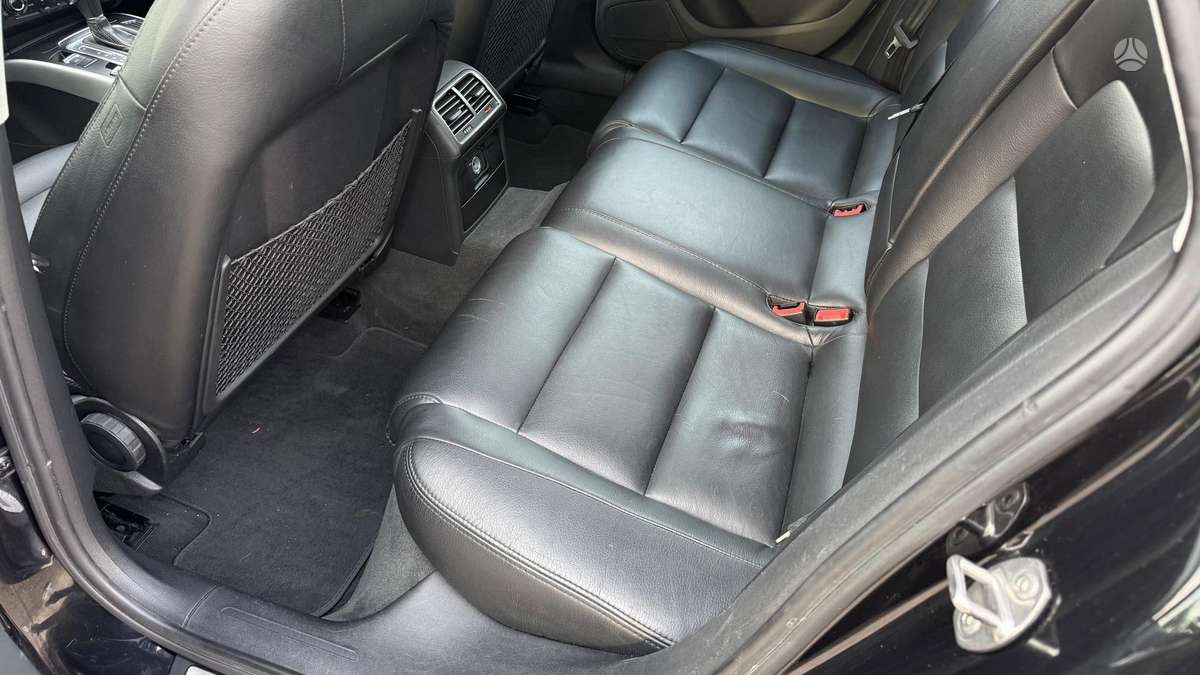Audi A4, 2.0 l., Седан