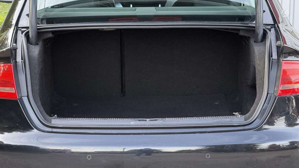 Audi A4, 2.0 l., Седан