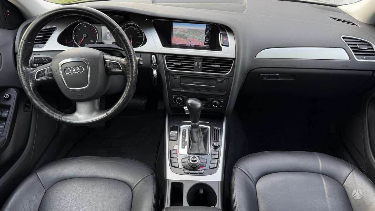 Audi A4, 2.0 l., Седан
