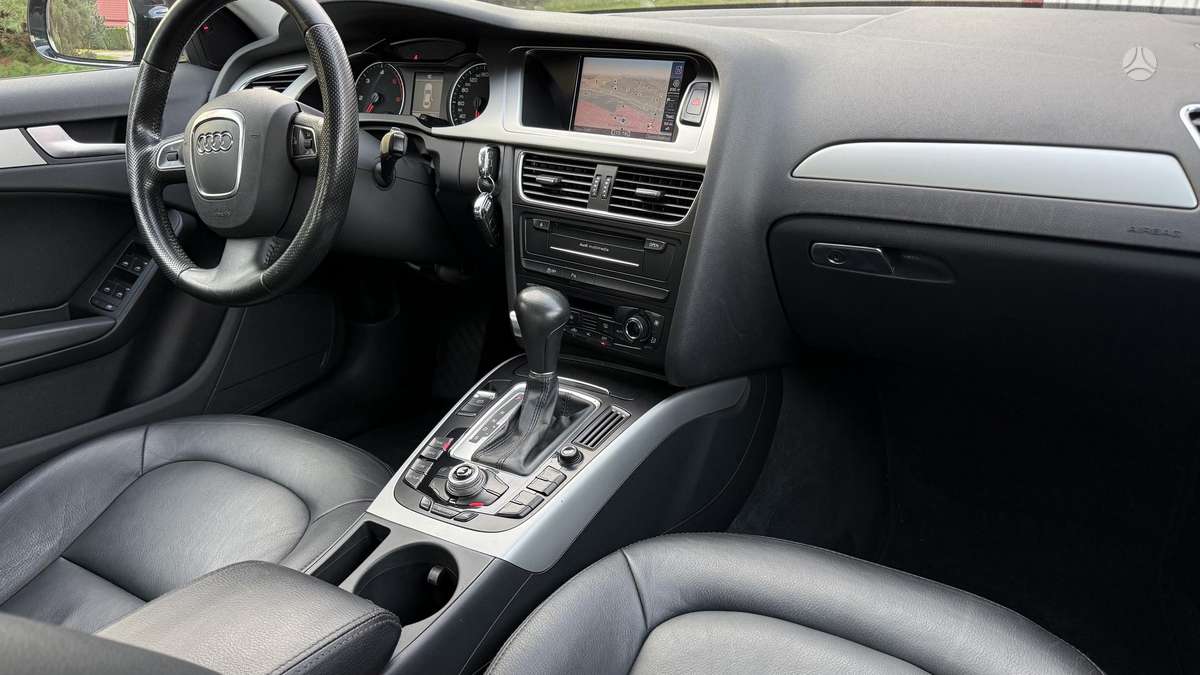 Audi A4, 2.0 l., Седан