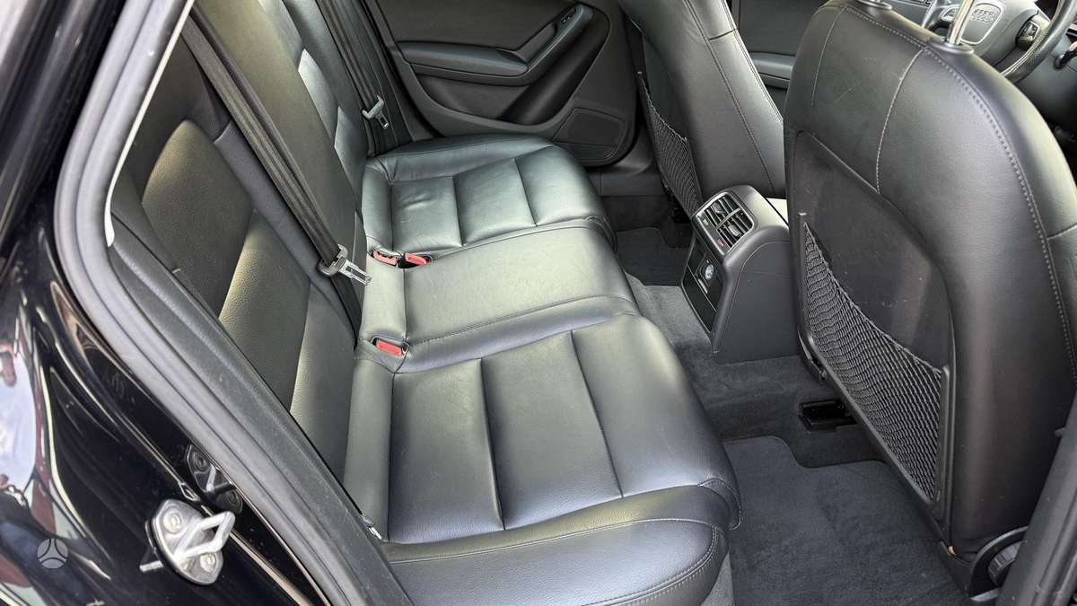 Audi A4, 2.0 l., Седан