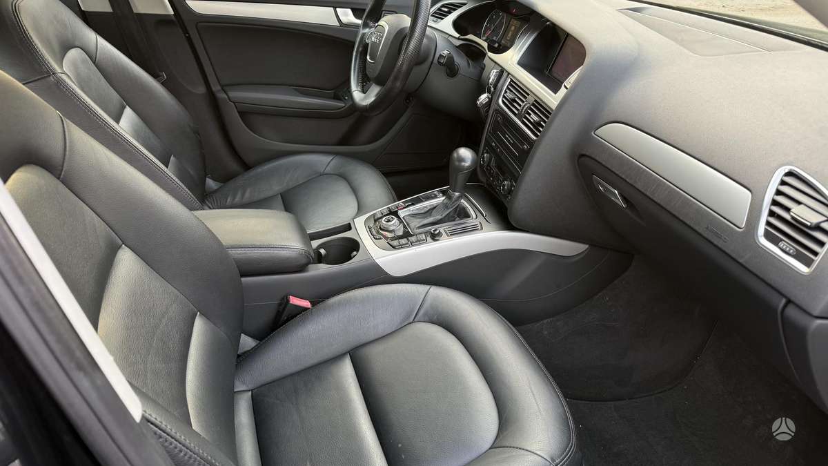Audi A4, 2.0 l., Седан