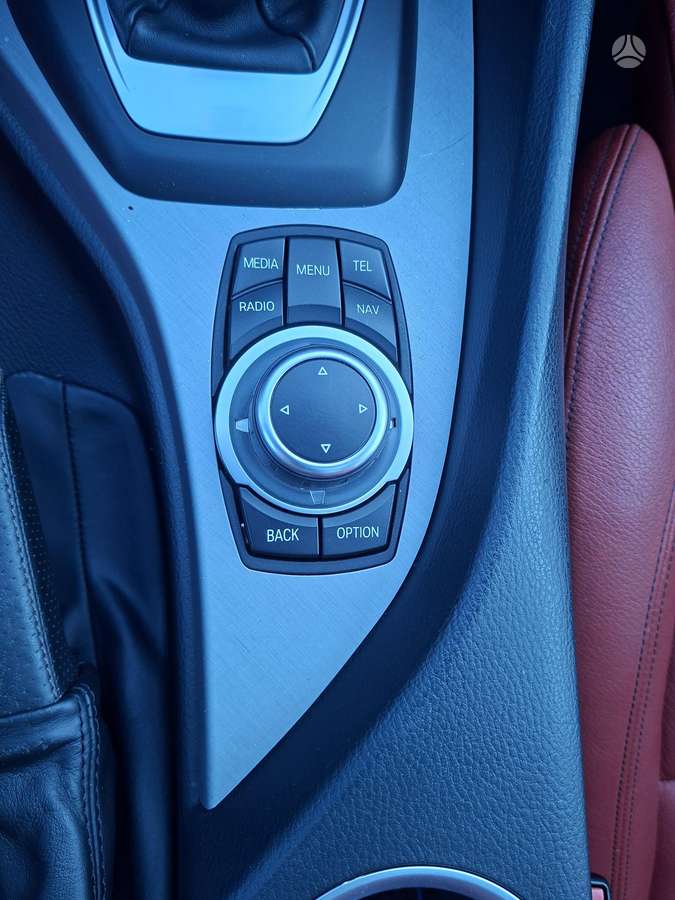 BMW X1, 2.0 l., off-road / crossover