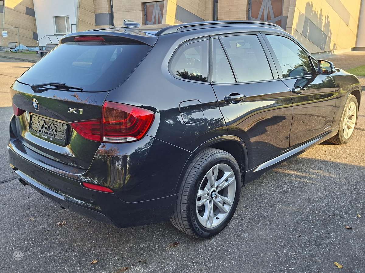 BMW X1, 2.0 l., off-road / crossover