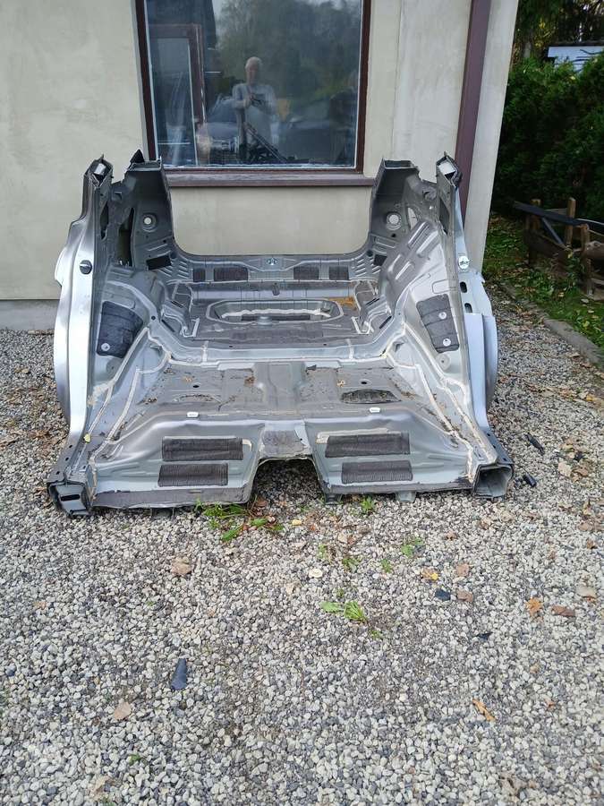 Genesis GV70 dalimis