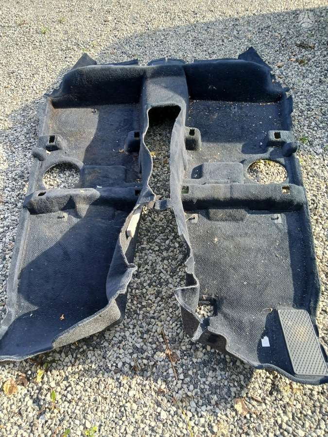 Genesis GV70 dalimis