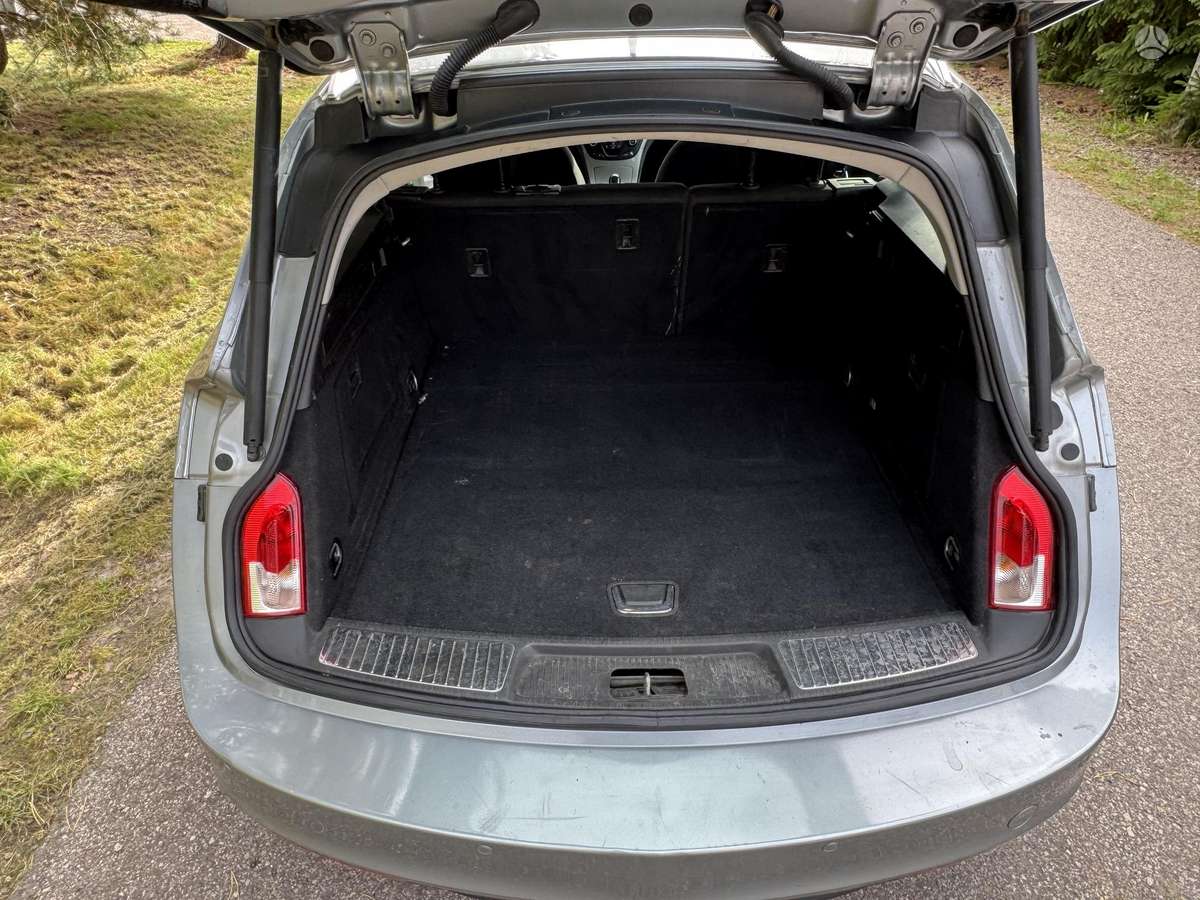 Opel Insignia, 2.0 l., Универсал