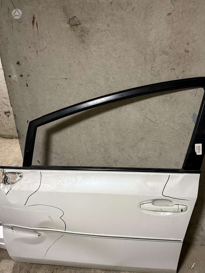 Toyota Prius+ kėbulo dalys