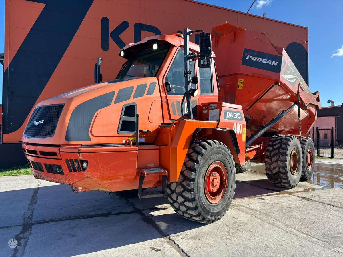 Doosan DA 30 6x6, самосвалы