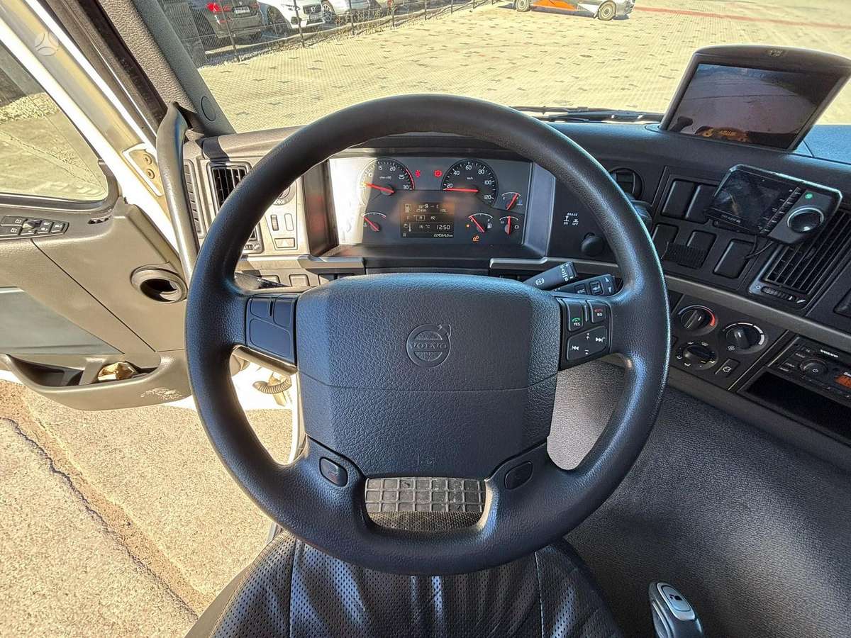 Volvo FM 460 6x2*4, su kranu
