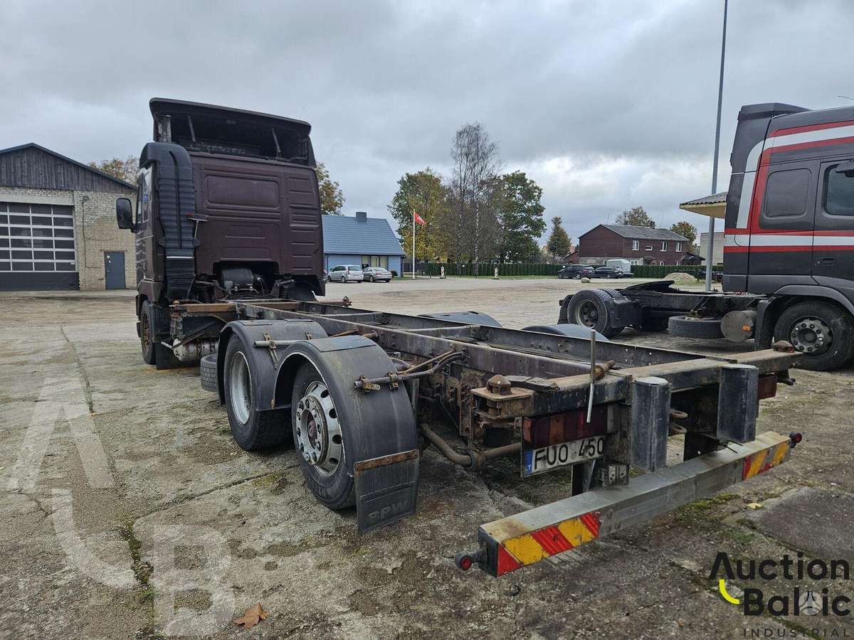 Volvo FH12, cab-chassis trucks