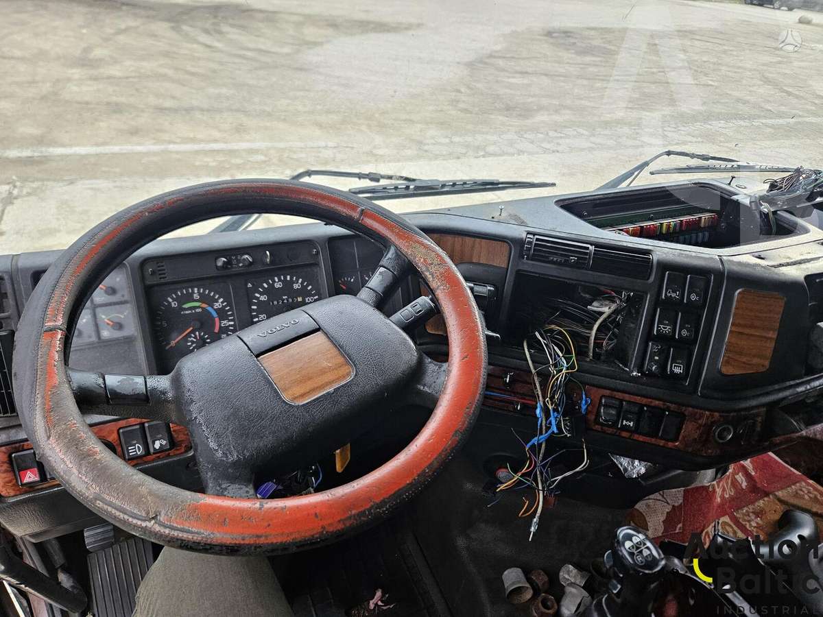 Volvo FH12, cab-chassis trucks
