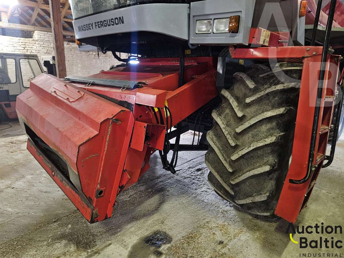 Massey Ferguson 7256, kombainai