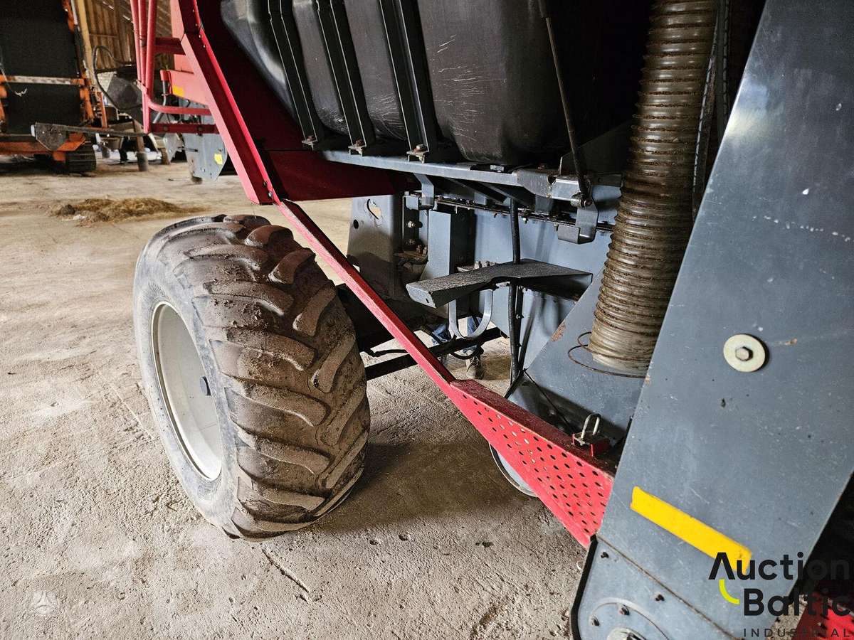 Massey Ferguson 7256, kombainai