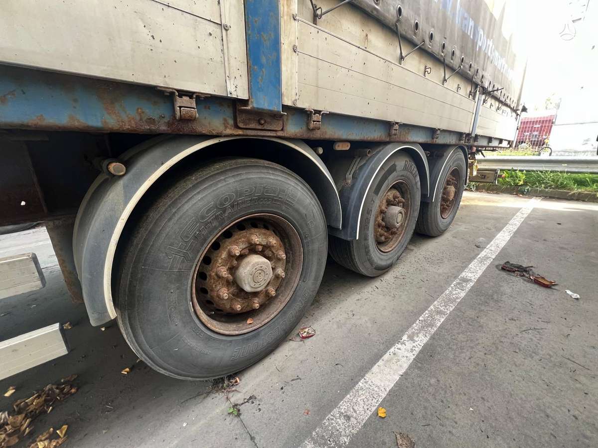 Samro, bortinės su užuolaidomis