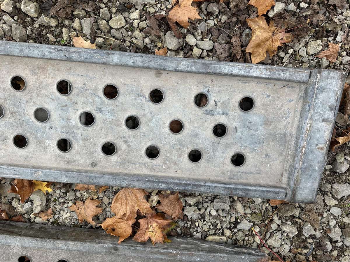 Rampos, Cits