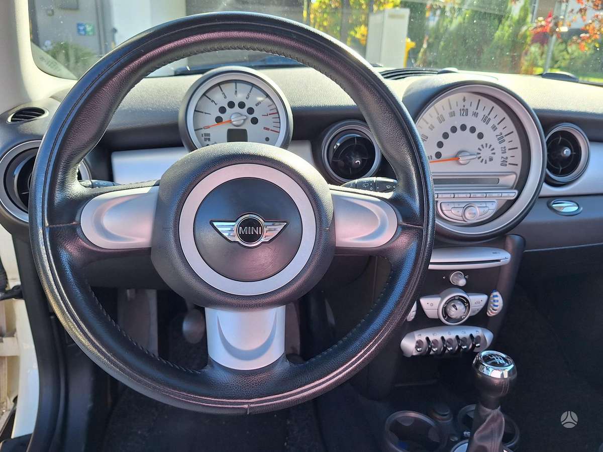 Mini Cooper, 1.4 l., hatchback