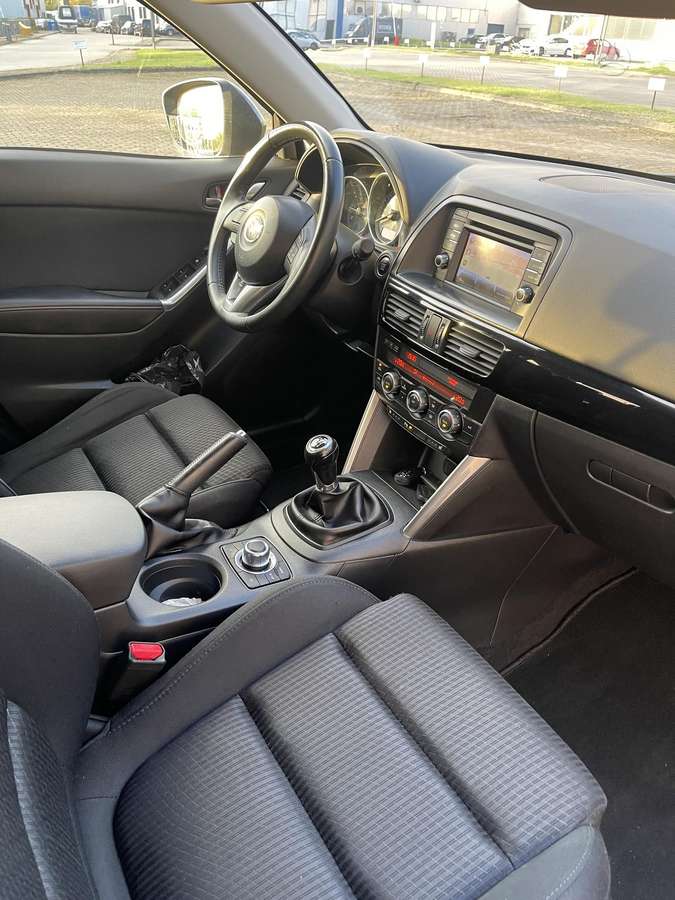 Mazda CX-5, 2.2 l., off-road / crossover