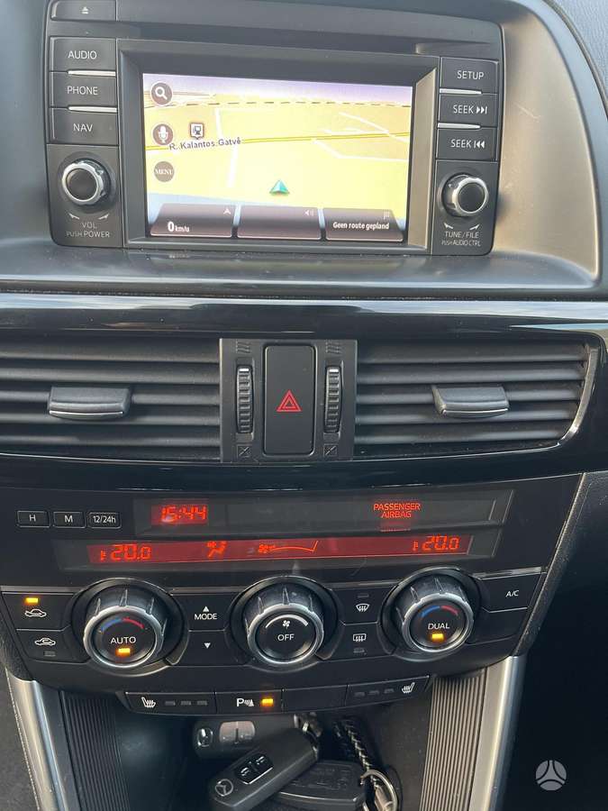 Mazda CX-5, 2.2 l., off-road / crossover