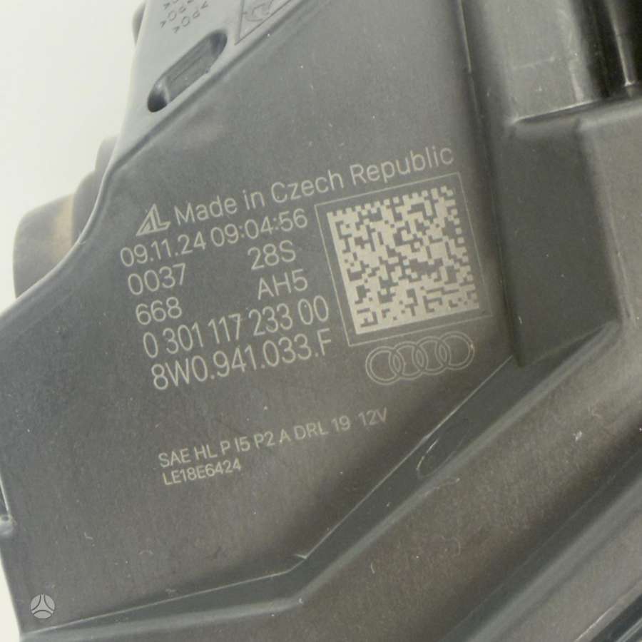 Audi A4, 8W0941033F, žibintai
