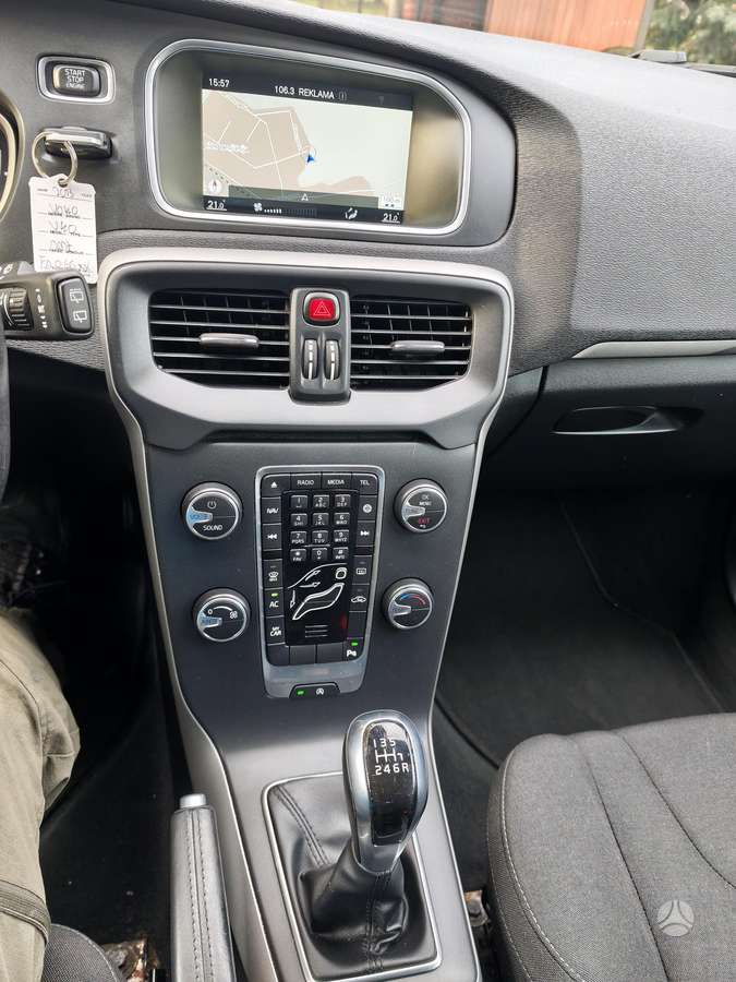 Volvo V40, 2.0 l., hatchback