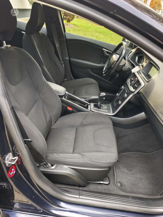 Volvo V40, 2.0 l., hatchback