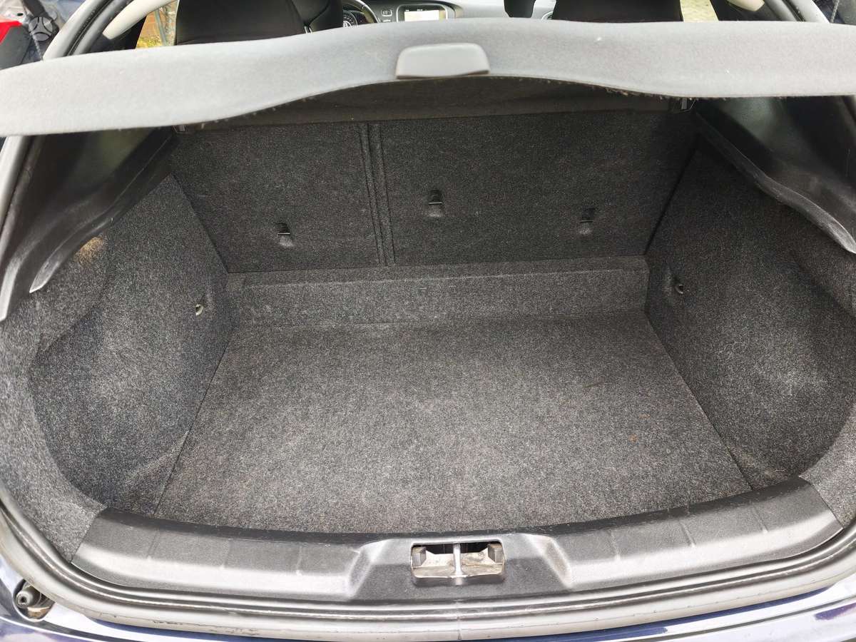 Volvo V40, 2.0 l., hatchback