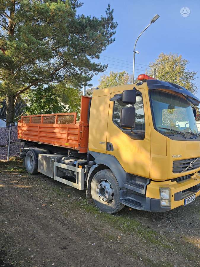 Volvo FL, savivarčiai
