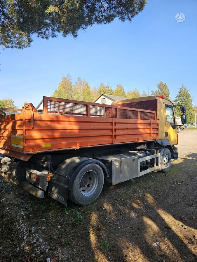Volvo FL, savivarčiai