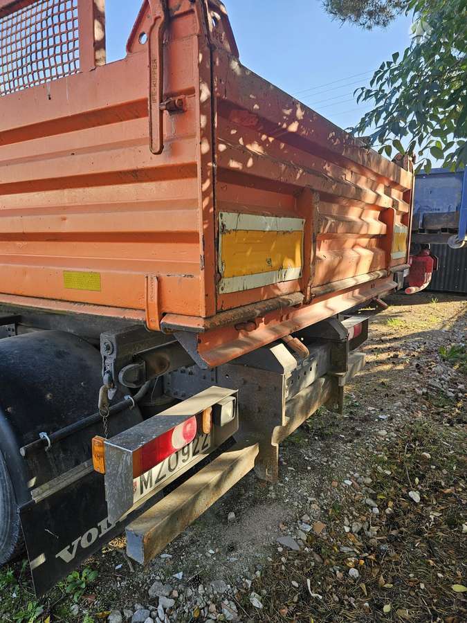 Volvo FL, savivarčiai