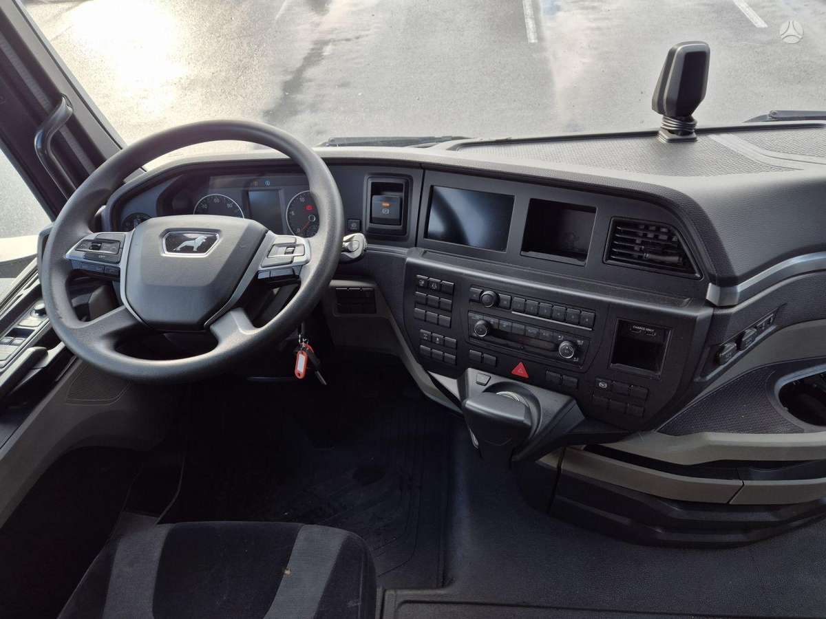 MAN TGX, double sleeper