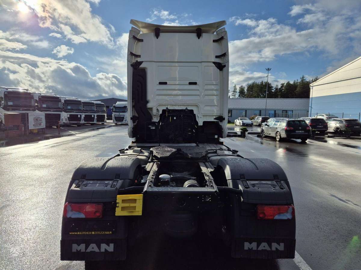 MAN TGX, double sleeper