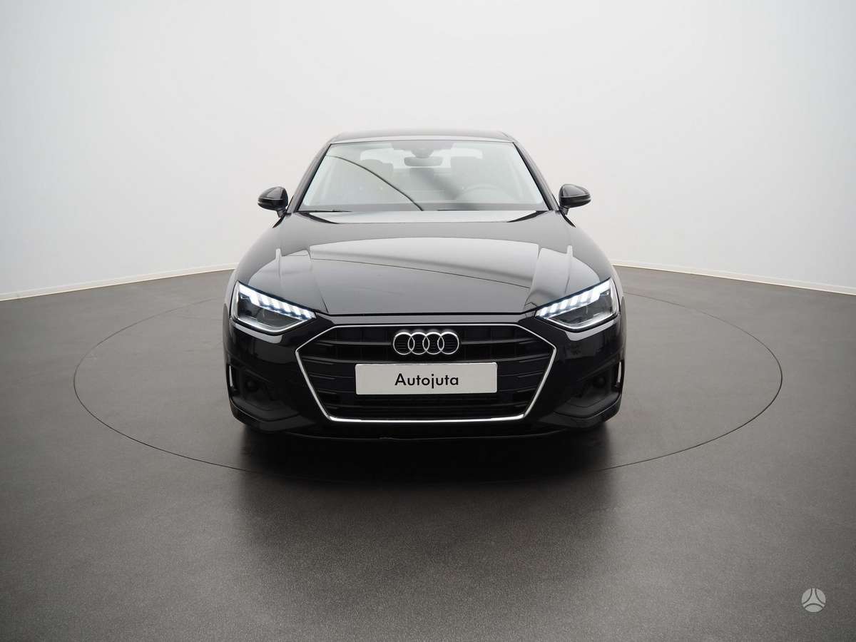 Audi A4, 2.0 l., Седан