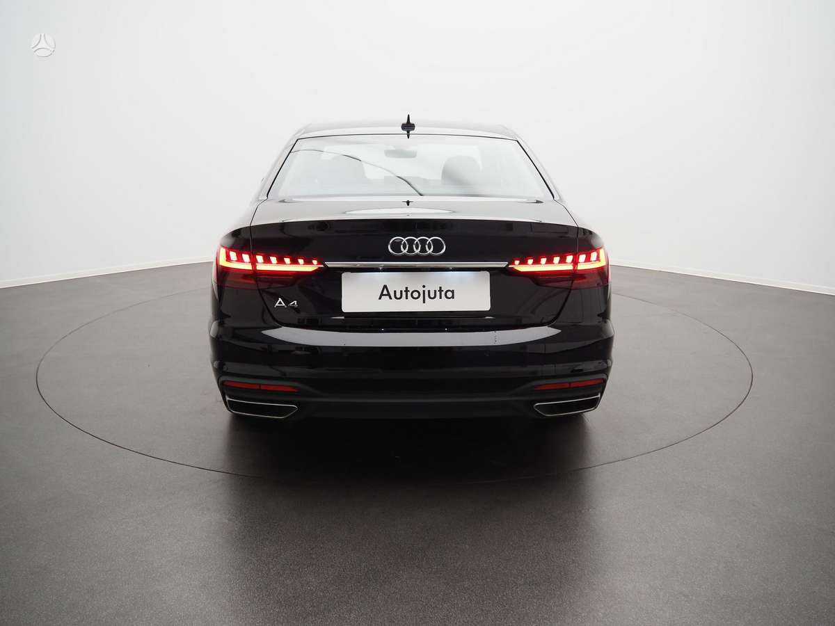 Audi A4, 2.0 l., Седан
