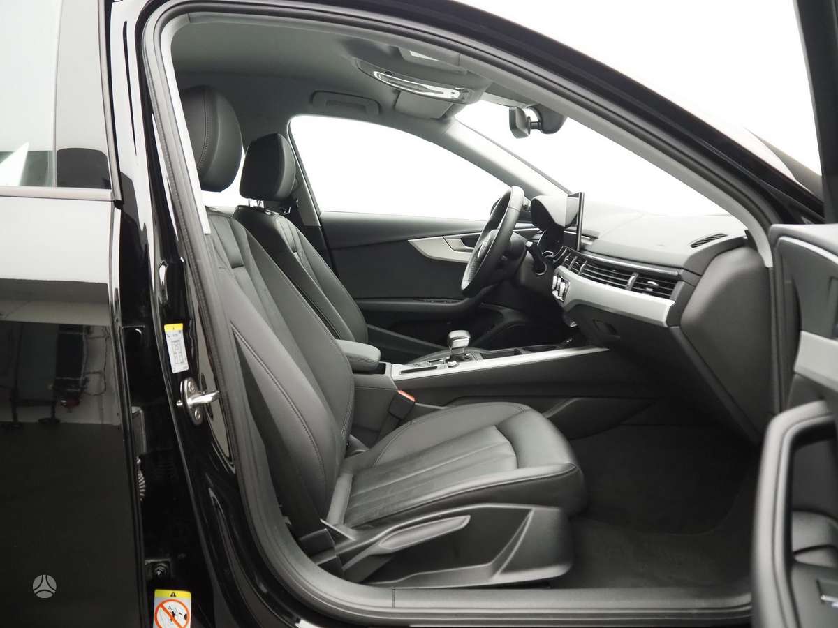 Audi A4, 2.0 l., Седан
