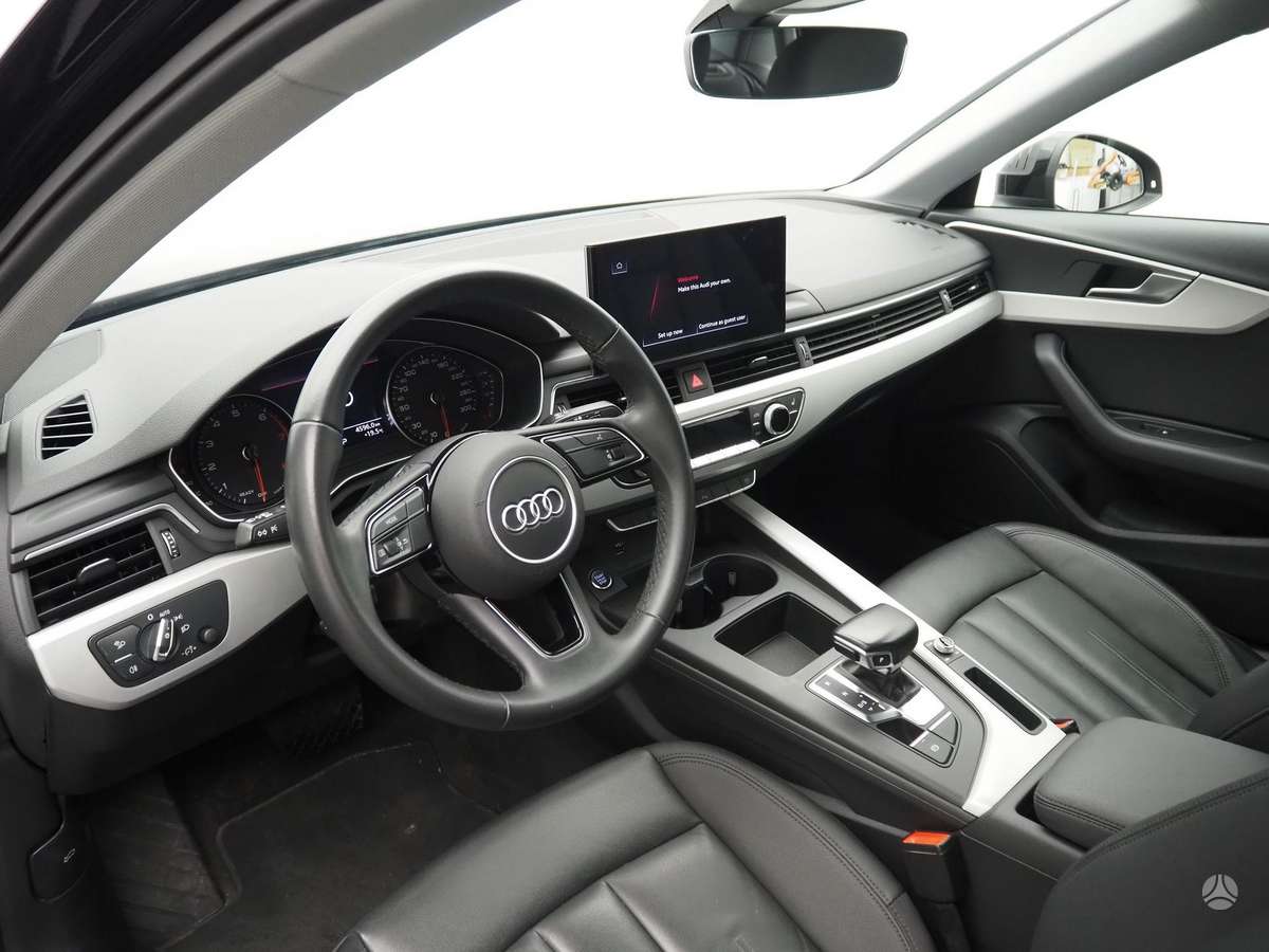 Audi A4, 2.0 l., Седан