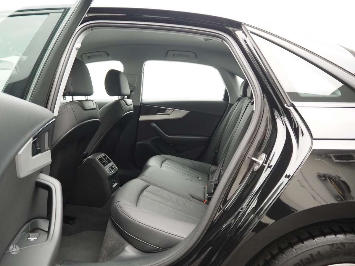 Audi A4, 2.0 l., Седан
