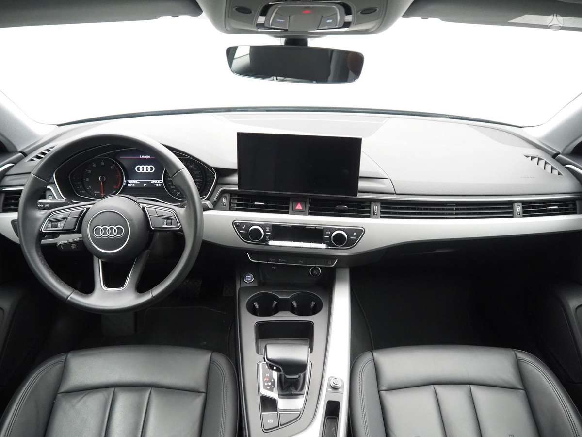 Audi A4, 2.0 l., Седан