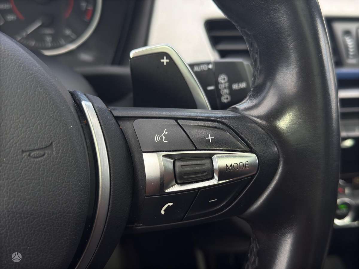 BMW X1, 2.0 l., off-road / crossover